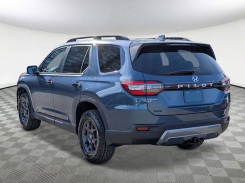 New 2026 Honda Pilot TrailSport image 3