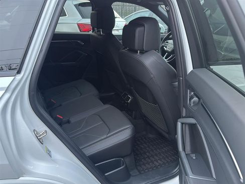 Used 2025 Audi Q3 2.0T Premium w/ Convenience Package image 16