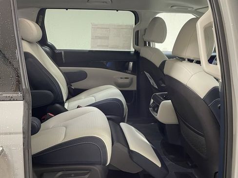 New 2026 Kia Carnival SX Prestige image 11