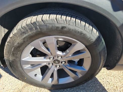 Used 2023 Ford Explorer XLT w/ Equipment Group 202A image 23