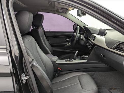 Used 2018 BMW 320i Sedan RWD image 21