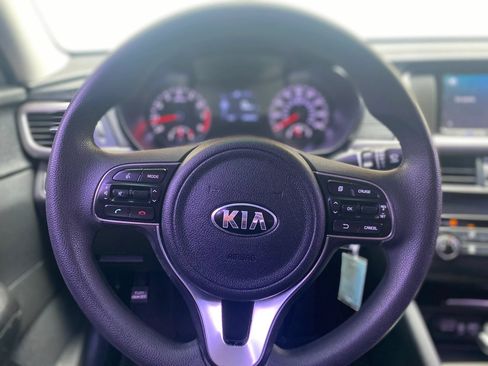 Used 2017 Kia Optima LX FWD image 10