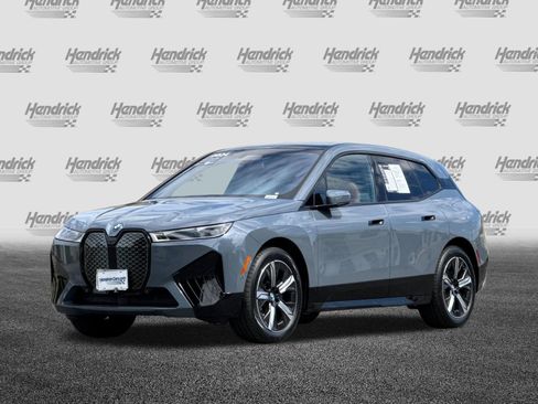 Used 2024 BMW iX xDrive50 w/ Premium Package AWD/4WD image 9