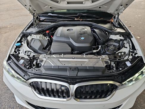 Certified 2025 BMW 330i Sedan w/ Premium Package image 33