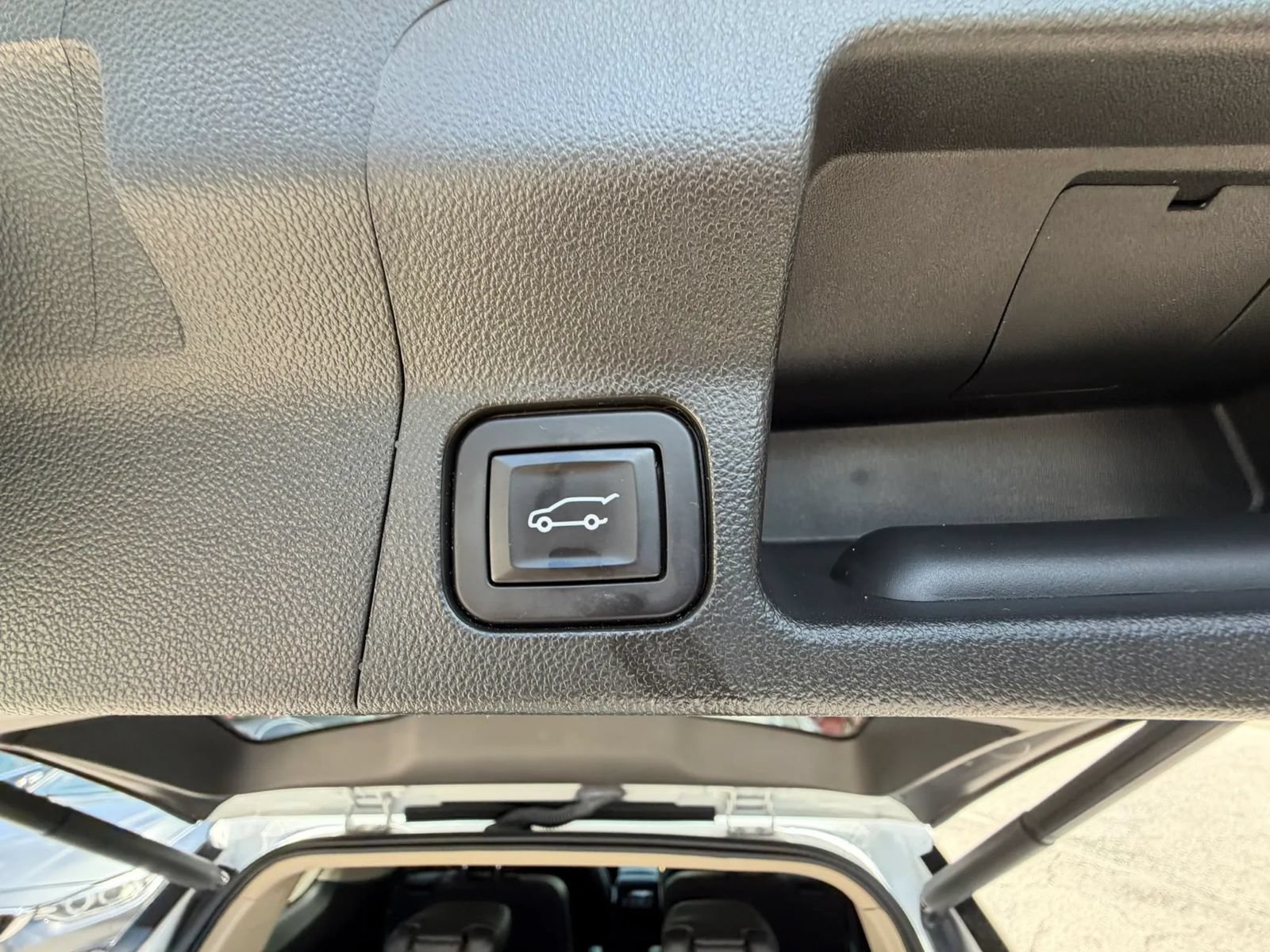 Used 2017 GMC Acadia Denali FWD image 33
