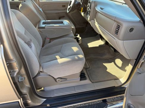 Used 2005 Chevrolet Avalanche LS w/ Onstar Plus Package image 11