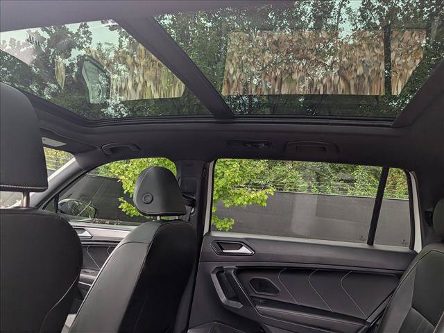 Used 2024 Volkswagen Tiguan SE R-Line AWD/4WD image 26