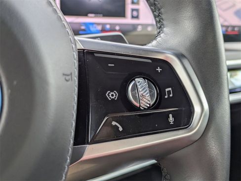Used 2023 BMW i7 xDrive60 image 23