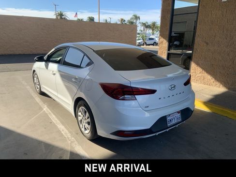 Used 2019 Hyundai Elantra SE image 3
