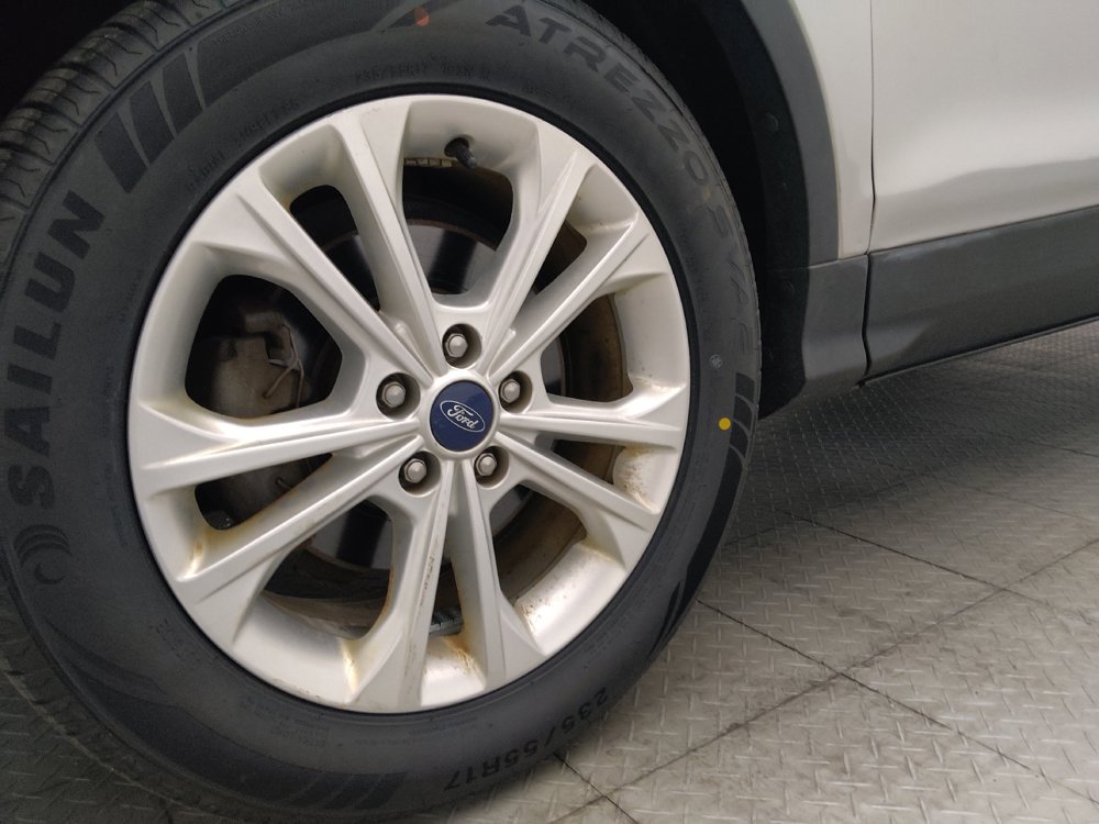 Used 2017 Ford Escape SE w/ Equipment Group 201A FWD image 31