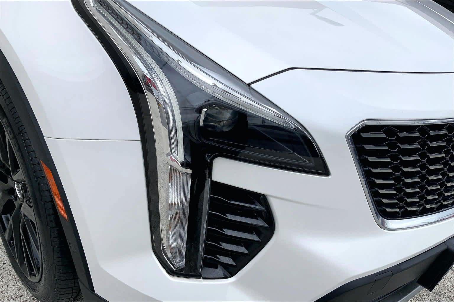 Used 2023 Cadillac XT4 Premium Luxury w/ LPO, Onyx Lite Package FWD image 31