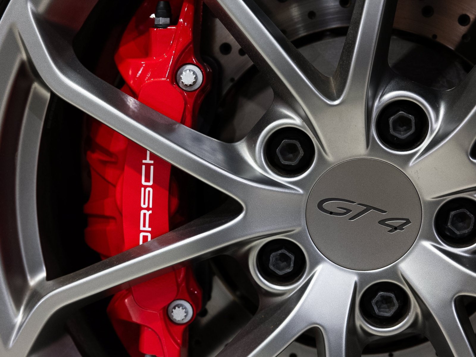 Used 2023 Porsche 718 Cayman GT4 RWD image 17