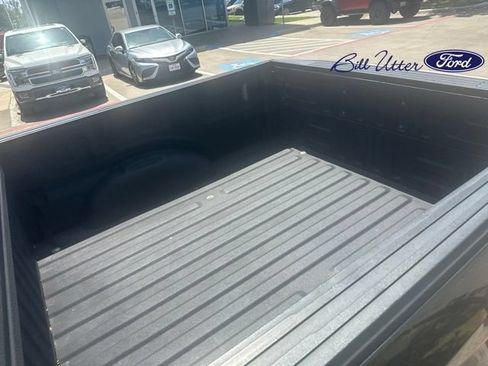 Used 2019 Ford F150 Lariat w/ Equipment Group 502A Luxury AWD/4WD image 6