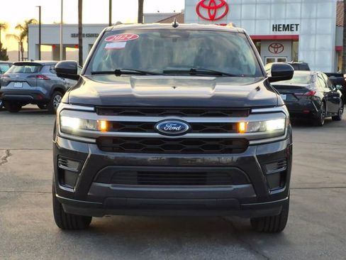 Used 2024 Ford Expedition Max XLT image 2