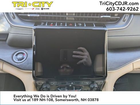 New 2025 Jeep Grand Cherokee Limited image 16