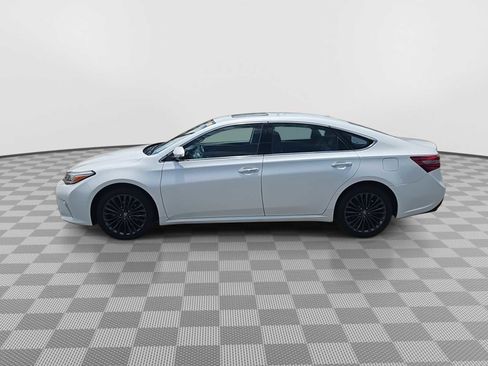 Used 2017 Toyota Avalon Touring FWD image 5