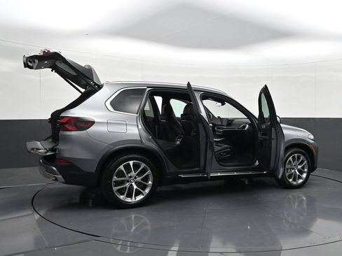 Used 2024 BMW X5 sDrive40i w/ Premium Package RWD image 40