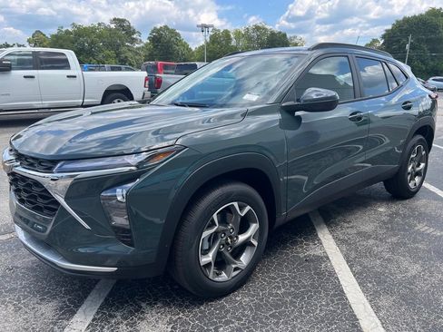 New 2026 Chevrolet Trax LT w/ LT Convenience Package FWD image 19