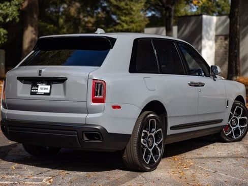 Used 2022 Rolls-Royce Cullinan Black Badge AWD/4WD image 12