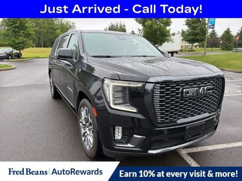 Used 2023 GMC Yukon XL Denali Ultimate AWD/4WD image 1