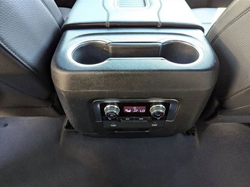 Used 2023 GMC Yukon XL Denali AWD/4WD image 17