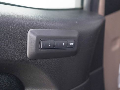 Used 2022 Nissan Titan PRO-4X w/ Pro-4x Convenience Package AWD/4WD image 24