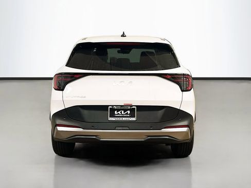 New 2026 Kia Sportage LX FWD image 6