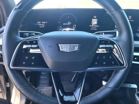 Certified 2025 Cadillac Lyriq Luxury w/ LPO, Floor Liner Package AWD/4WD image 27