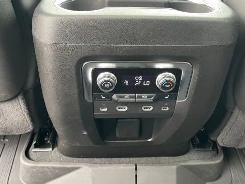 Used 2024 GMC Yukon XL Denali Ultimate image 25