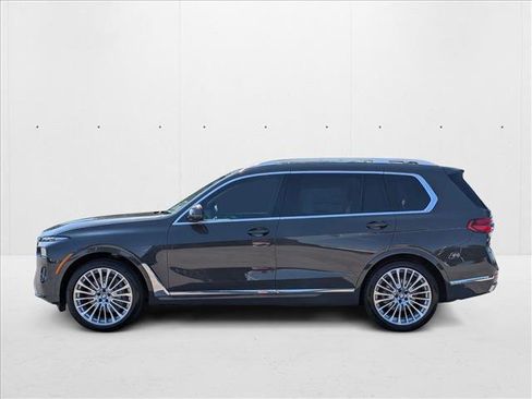 Used 2026 BMW X7 xDrive40i AWD/4WD image 9