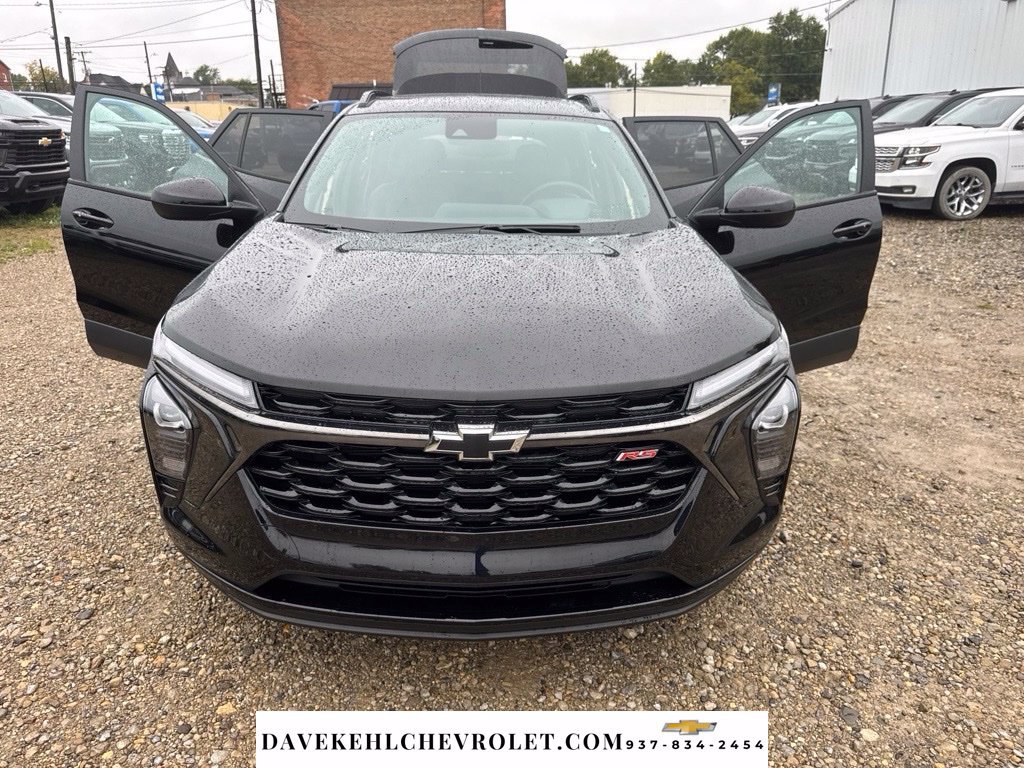 Used 2024 Chevrolet Trax RS w/ Sunroof Package FWD image 34