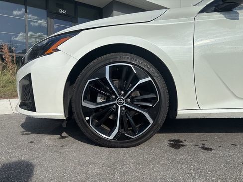 Used 2024 Nissan Altima 2.5 SR image 12