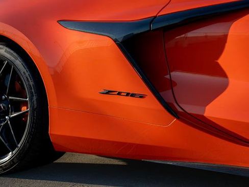 Used 2025 Chevrolet Corvette Z06 w/ Stealth Interior Trim Package RWD image 22