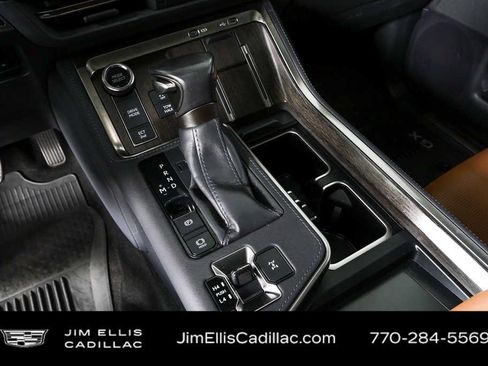Used 2024 Lexus GX 550 w/ Accessory Package (2T) AWD/4WD image 17