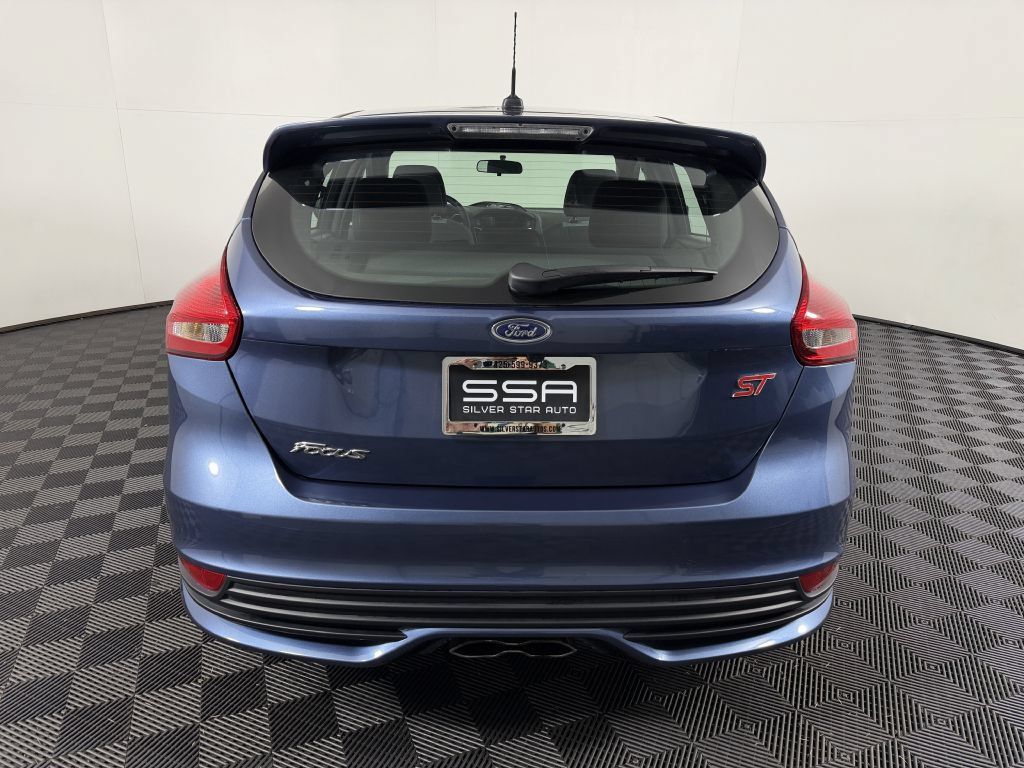 Used 2018 Ford Focus ST FWD image 5