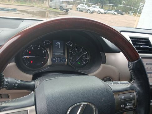Used 2013 Lexus GX 460 image 2