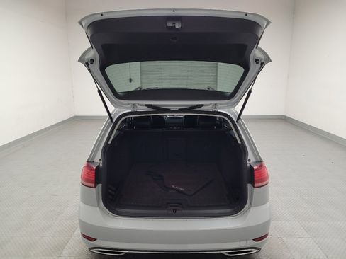 Used 2018 Volkswagen Golf SE image 29