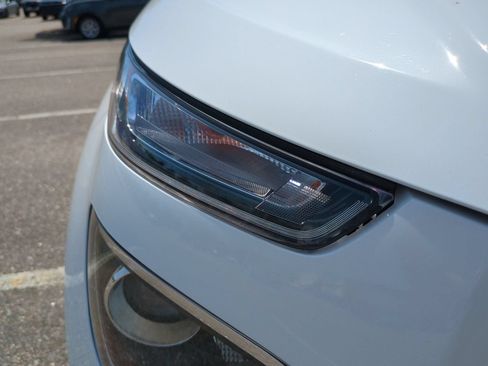 Used 2025 Hyundai Venue SEL FWD image 10