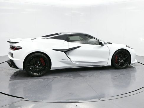 Used 2025 Chevrolet Corvette Z06 w/ Battery Protection Package image 8