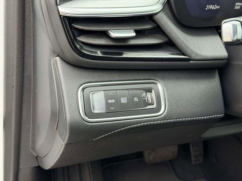 Used 2025 Buick Enclave Preferred image 20