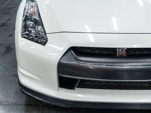 Used 2010 Nissan GT-R Premium AWD/4WD image 10