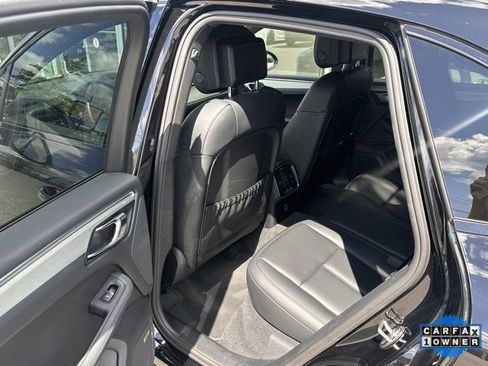 Used 2023 Porsche Macan S w/ Premium Package image 7