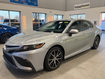 Used 2021 Toyota Camry SE w/ Cold Weather Package