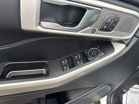 Used 2022 Ford Explorer Limited w/ Equipment Group 301A RWD image 25