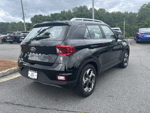 Certified 2025 Hyundai Venue SEL FWD image 8