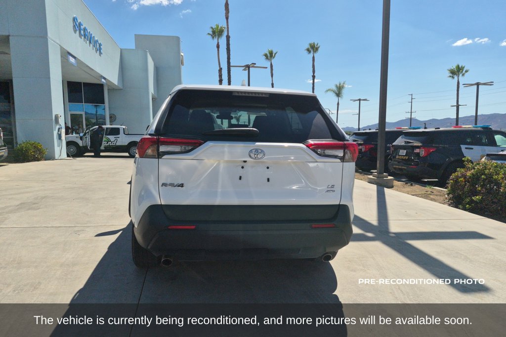 Used 2025 Toyota RAV4 LE AWD/4WD image 7