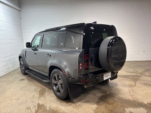 Used 2024 Land Rover Defender 110 X-Dynamic SE AWD/4WD image 9