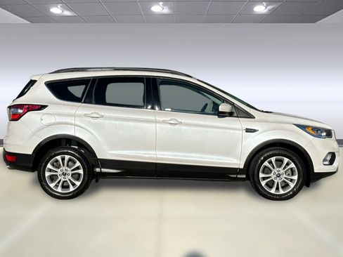 Used 2017 Ford Escape SE w/ SE Leather Comfort Package image 8