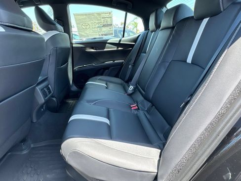 New 2026 Toyota Camry Hybrid FWD image 33