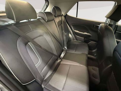 Certified 2022 Hyundai Venue Limited FWD image 19